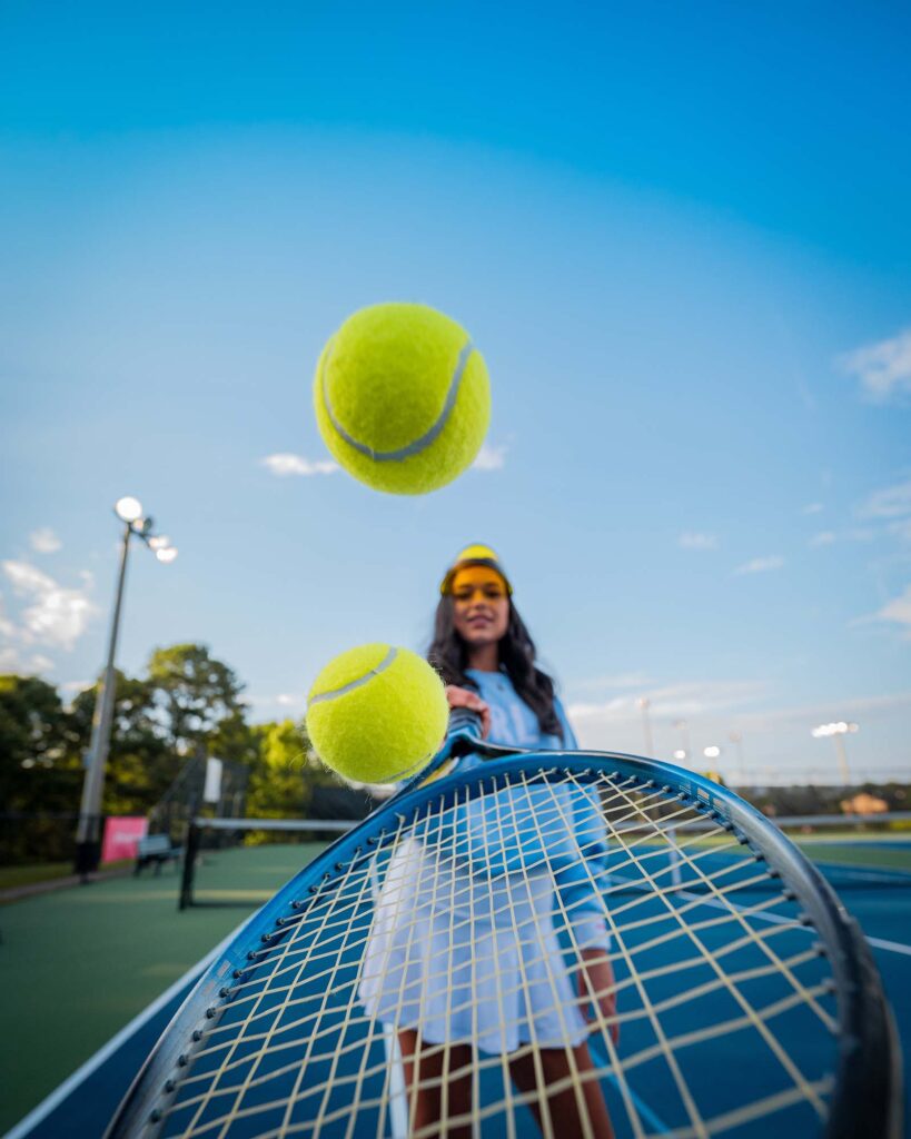 Tjej med tennisracket